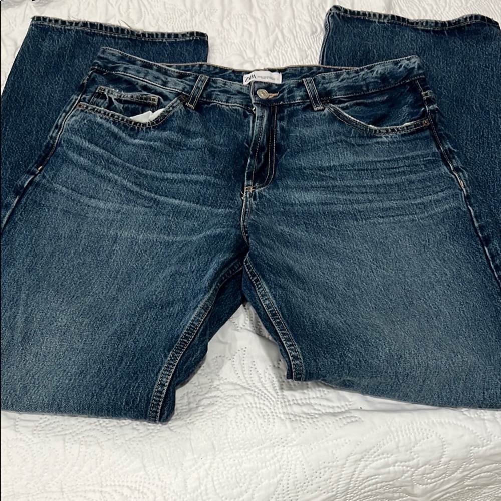 Zara distress, Mom high-rise wide leg Blue Denim Jeans size 12 inseam 35